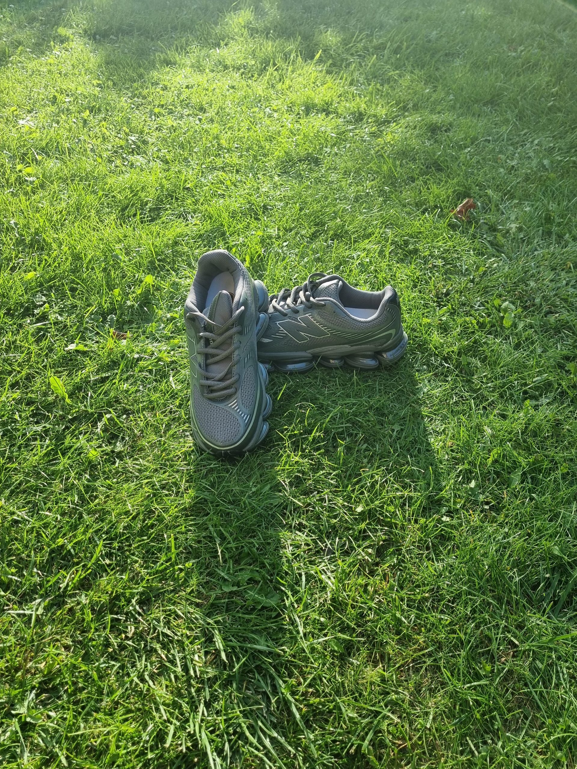 New Balance ABZORB 2000 Black / Dark Silver